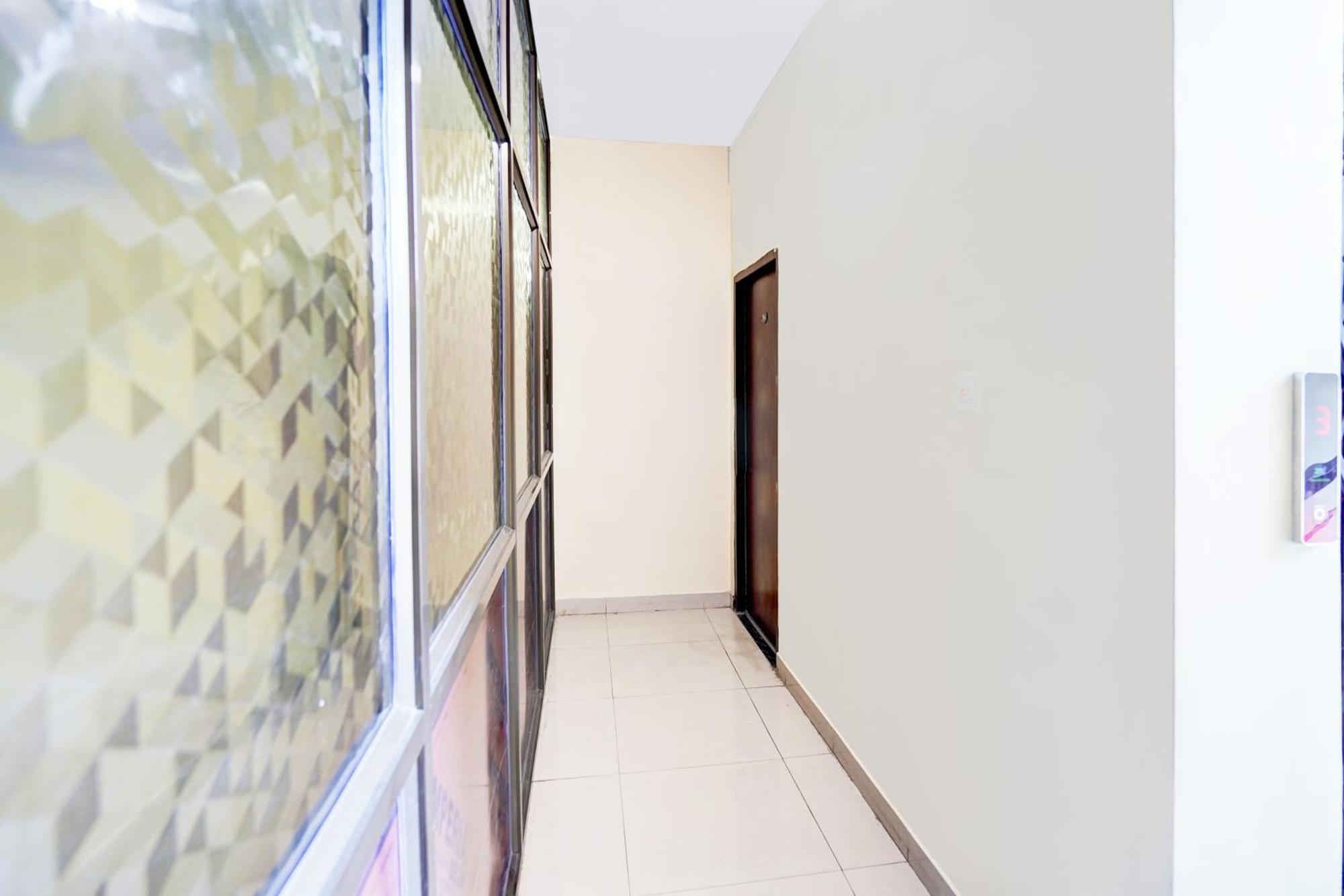 Super Hotel O Blw Kakarmatta Near Banaras Junction Варанаси Экстерьер фото