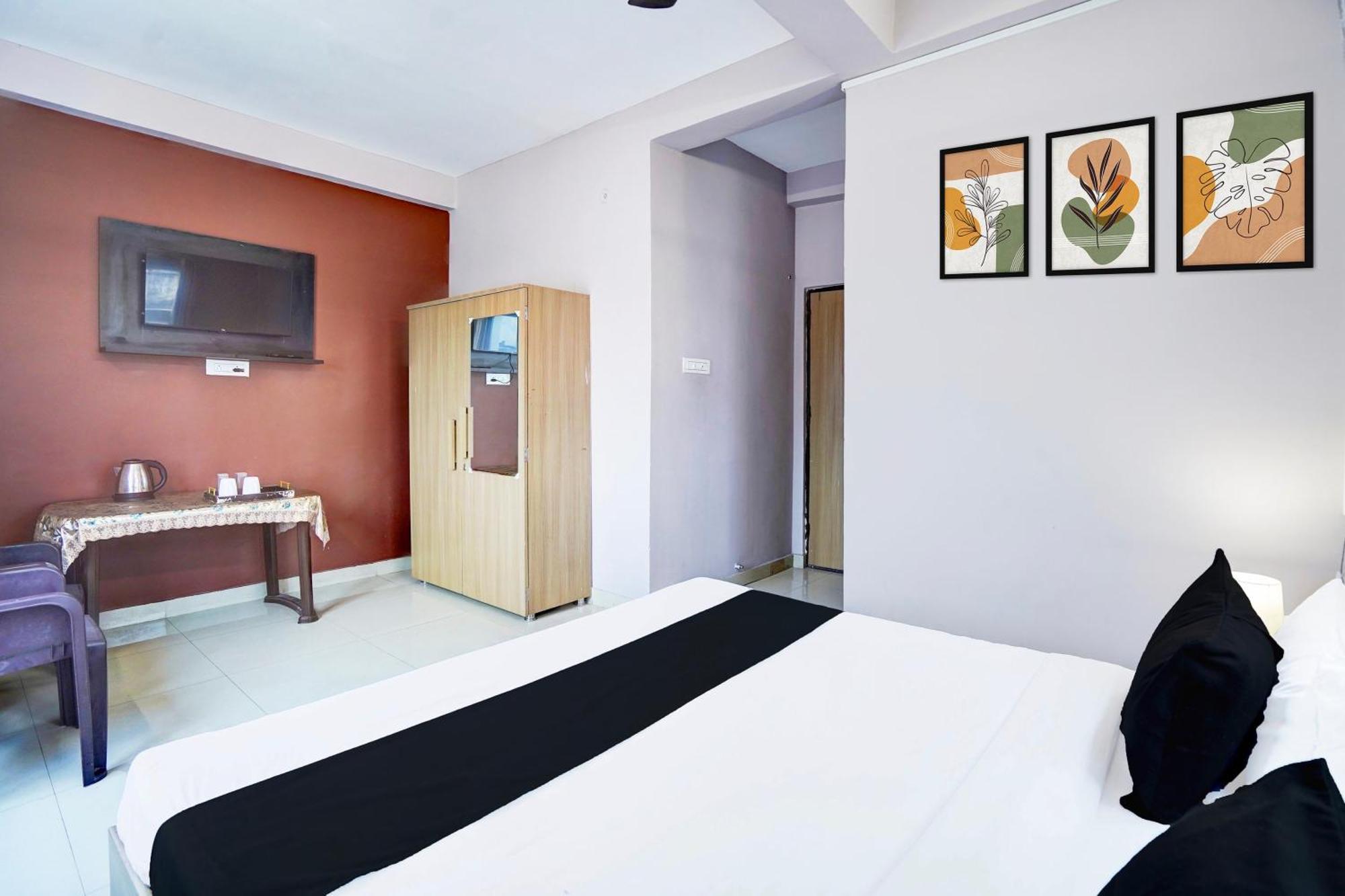 Super Hotel O Blw Kakarmatta Near Banaras Junction Варанаси Экстерьер фото